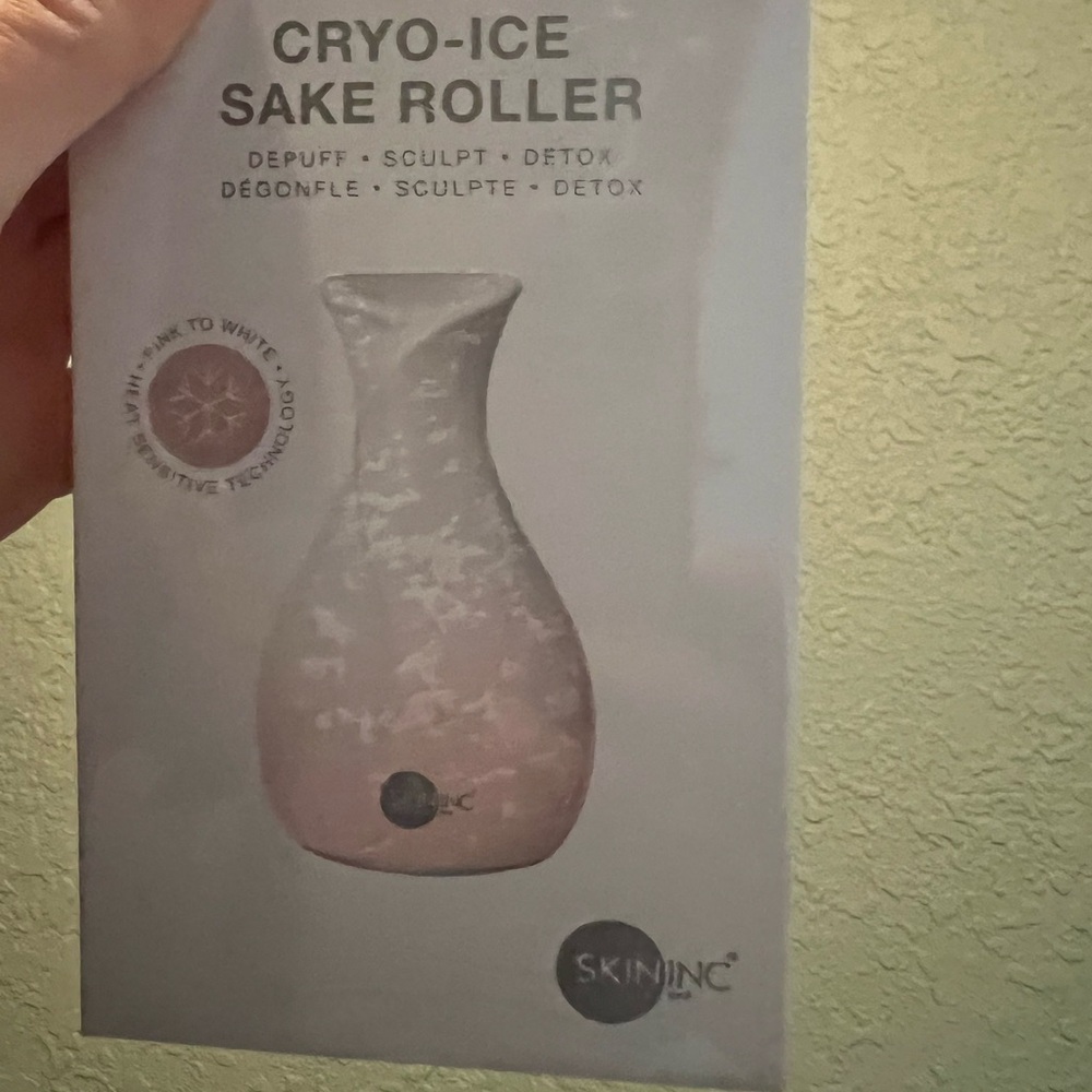 Skin inc sake roller